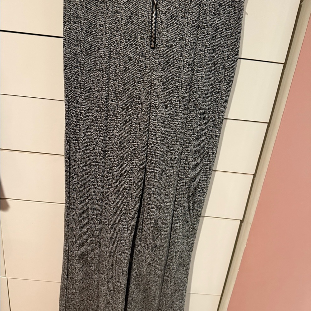 Women’s black and white Pants